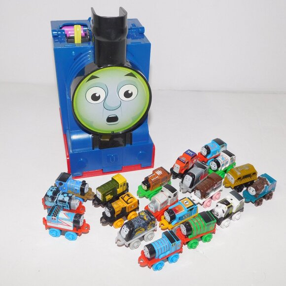 2015 Thomas & Friends  SPOOKTACULAR Pop-up Play Set & 15 Mini Trains Engines - Picture 1 of 12